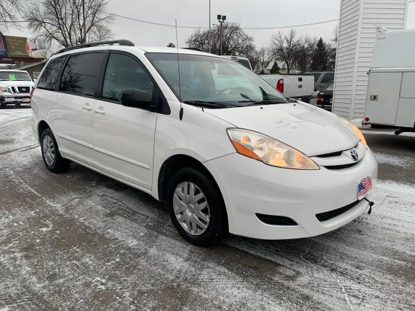 ★★★ 2008 Toyota Sienna LE / Clean and Reliable!! ★★★ - cars & trucks... for sale in Grand Forks, ND – photo 4