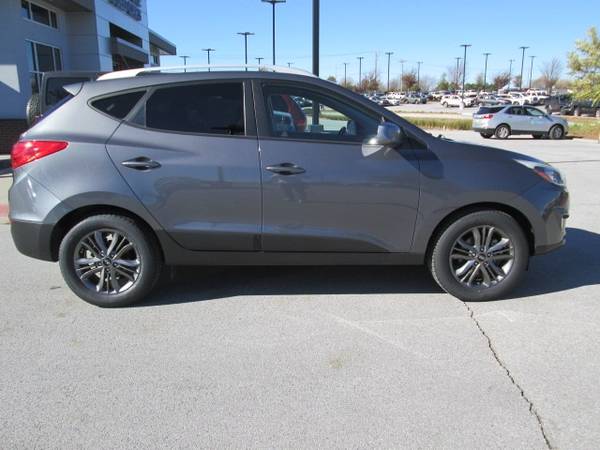 2014 Hyundai Tucson SE suv Shadow Gray - cars & trucks - by dealer -... for sale in Fayetteville, AR – photo 7