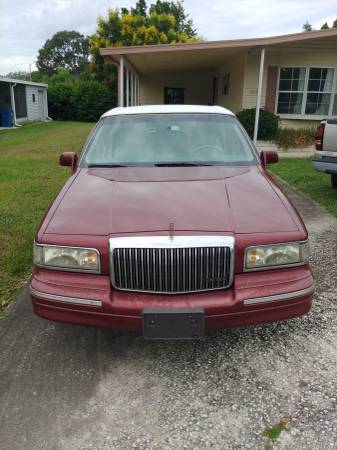 Lincoln Town Car for sale in Brooksville, FL – photo 2