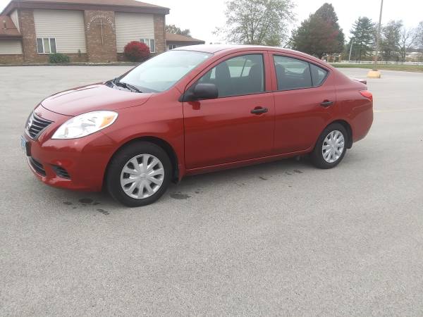 Nissan Versa, Only 17K Miles, Runs Great-Like New, CD, ColdAC - cars & for sale in Monee, IL – photo 3