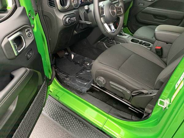 🤩 🤩 2019 JEEP WRANGLER UNLIMITED SAHARA 🤩 🤩 for sale in Hudson, NH – photo 19