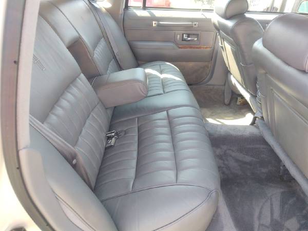 1993 Lincoln Town Car 4dr Sedan Executive - - by for sale in New Orleans, LA – photo 11