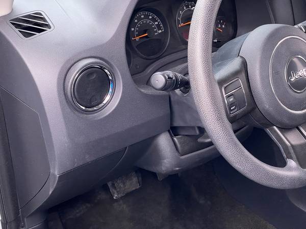 2015 Jeep Patriot Sport SUV 4D suv White - FINANCE ONLINE - cars &... for sale in Detroit, MI – photo 23
