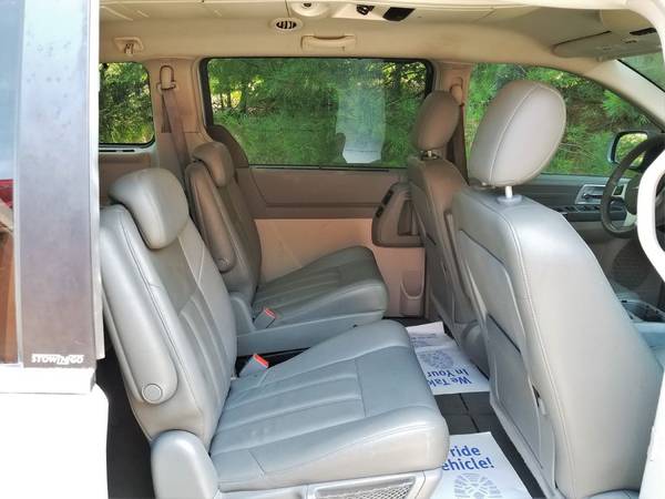 2008 Chrysler Town & Country Touring, 168K, Leather, DVD, 3rd Row, Cam for sale in Belmont, VT – photo 12