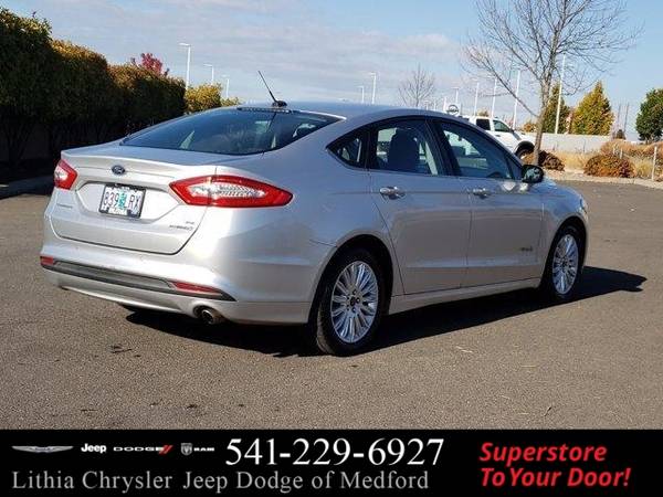 2014 Ford Fusion Hybrid 4dr Sdn SE Hybrid FWD - cars & trucks - by... for sale in Medford, OR – photo 6