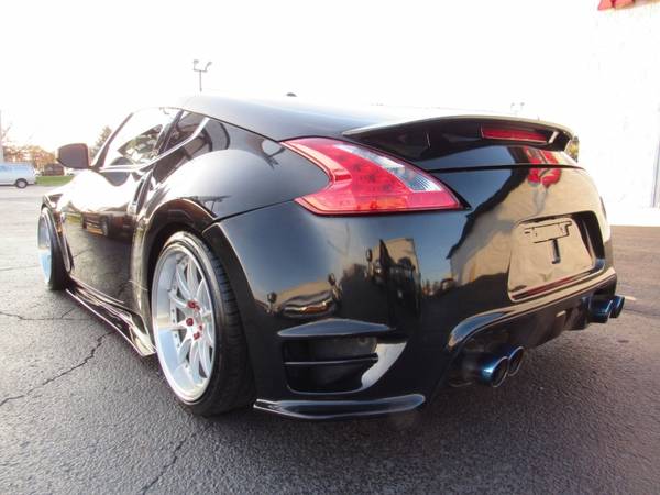 2012 Nissan 370Z Manual - cars & trucks - by dealer - vehicle... for sale in Rockford, IL – photo 6