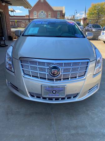 2013 CADILLAC XTS PLATINUM AWD LOADED VERY LOW MILES LIKE NEW - cars... for sale in Erwin, TN – photo 8