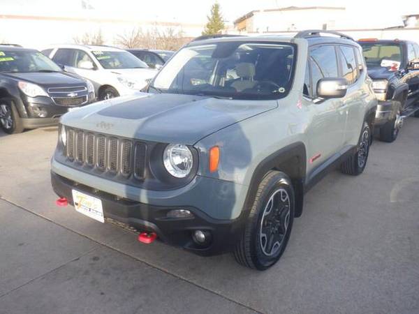 2017 Jeep Renegade Trailhawk - cars & trucks - by dealer - vehicle... for sale in Des Moines, IA – photo 8