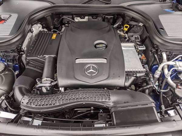 2018 Mercedes-Benz GLC GLC 300 AWD All Wheel Drive SKU: JV070037 for sale in Bellevue, WA – photo 24