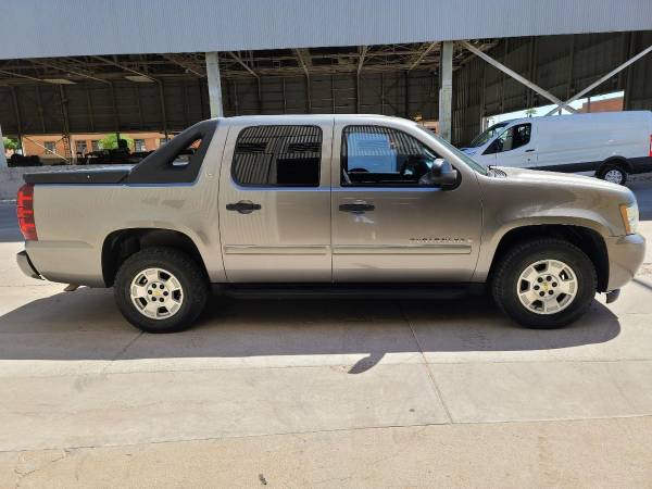 2009 Chevrolet Chevy Avalanche LS 4x4 Crew Cab 4dr for sale in Goodyear, AZ – photo 5
