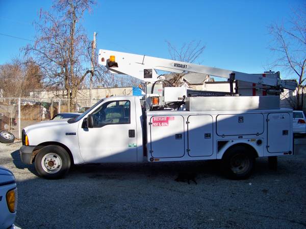 2006 ford f-350 bucket/boom truck - - by dealer for sale in Providence, RI – photo 2