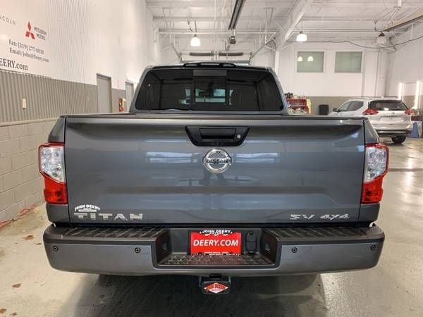 2018 Nissan Titan 4WD 4D Crew Cab / Truck SV - cars & trucks - by... for sale in Cedar Falls, IA – photo 4