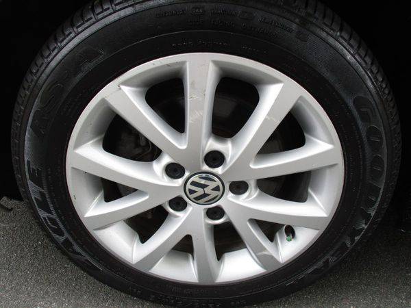2013 Volkswagen Jetta Sedan 4dr Auto SE w/Convenience/Sunroof *Ltd... for sale in West Babylon, NY – photo 10