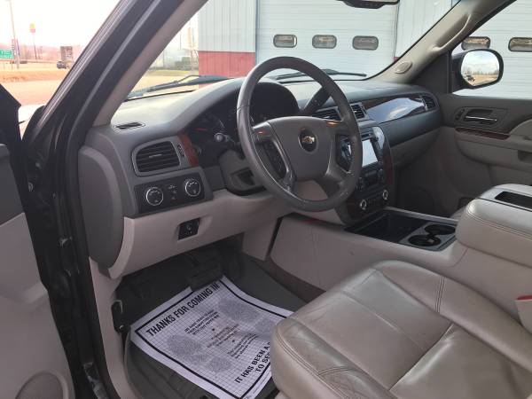 Rust free 2014 Chevy Suburban - - by dealer - vehicle for sale in Eau Claire, WI – photo 9