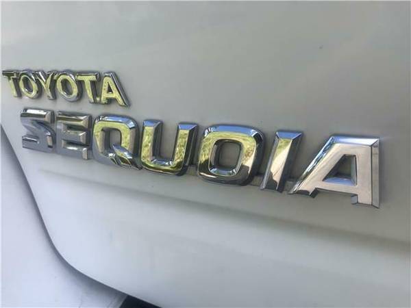 2005 Toyota Sequoia - Financing Available! - cars & trucks - by... for sale in Morrisville, PA – photo 21