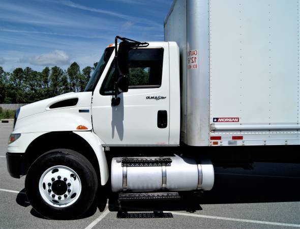 2012 International 4300 26ft Box Truck DT466 A/T Side Door Air Ride for sale in Emerald Isle, VA – photo 16