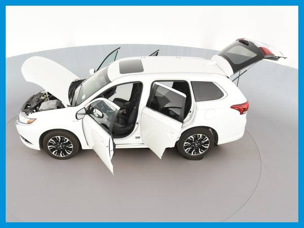 2018 Mitsubishi Outlander PHEV GT Sport Utility 4D suv White for sale in Indianapolis, IN – photo 16