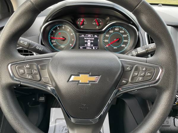 2016 Chevy Cruze 2LT 21, 000 miles Remote start heated seats CAMERA for sale in Troy, MI – photo 18