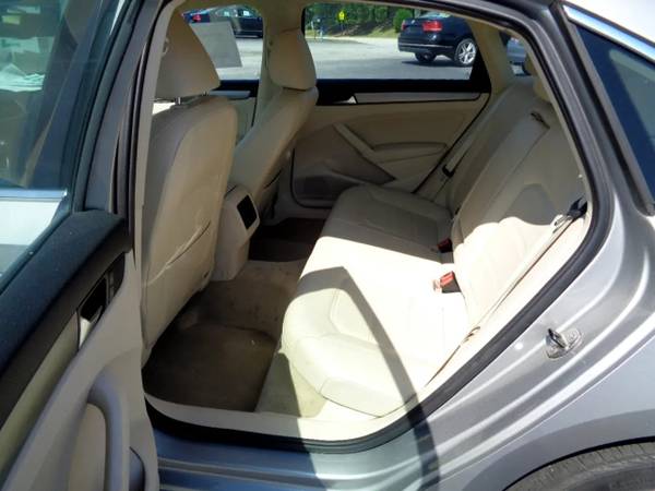 2014 Volkswagen Passat 4dr Sdn 2.0L DSG TDI SE w/Sunroof - cars &... for sale in Greenville, SC – photo 16
