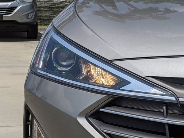 2020 Hyundai Elantra Fluid Metal Unbelievable Value! - cars & for sale in Naples, FL – photo 9