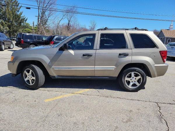 2005 Jeep Grand Cherokee Leather LOADED 4x4 - - by for sale in Derry, NH – photo 3