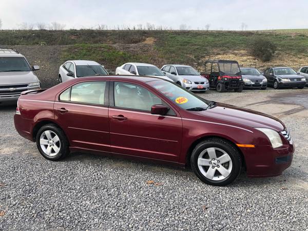 JUST IN 2007 FORD FUSION AWD W/ WARRANTY RUNS GREAT - cars & trucks... for sale in MIFFLINBURG, PA – photo 4