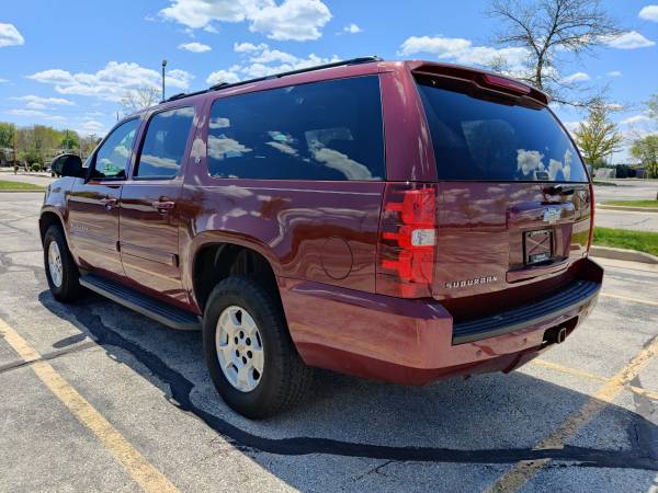 2009 CHEVY SUBURBAN LT - - by dealer - vehicle for sale in Waukesha, WI – photo 5