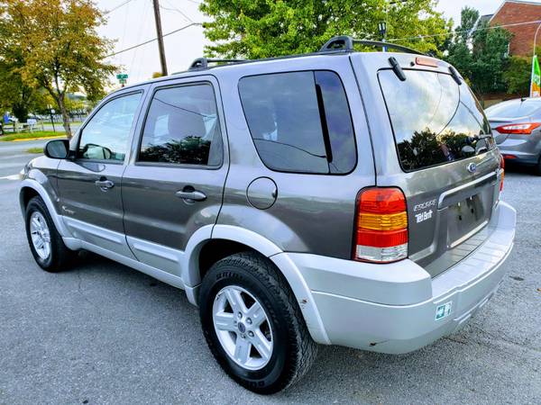 2005 FORD ESCAPE AWD Automatic Low Mileage 1-OWNER⭐+ 6 MONTH... for sale in Front Royal, VA – photo 3
