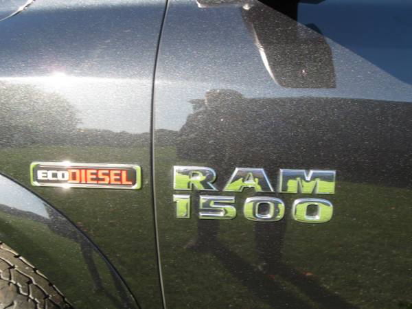 2016 RAM 1500 4WD Crew Cab 140.5 Laramie for sale in Frankenmuth, MI – photo 3
