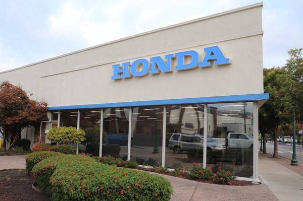2021 Honda Pilot Crystal Black Pearl - - by dealer for sale in Walnut Creek, CA – photo 23