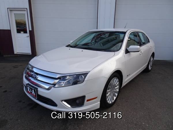 2011 Ford Fusion Hybrid FWD - cars & trucks - by dealer - vehicle... for sale in Waterloo, IA – photo 2