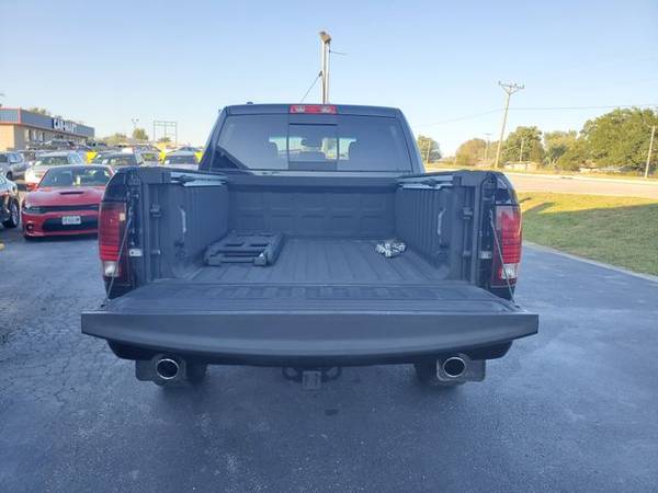 2016 Ram 1500 Crew Cab 4WD Sport Pickup 4D 5 1/2 ft Trades Welcome Fin for sale in Harrisonville, MO – photo 19