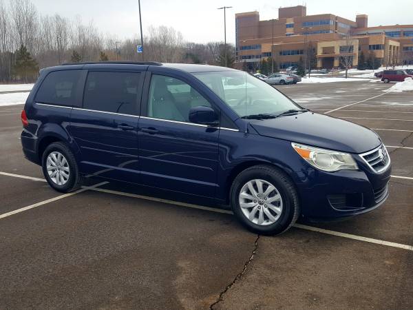 2014 Volkswagen Routan SE - Loaded and Gorgeous! Completed for sale in Burnsville, MN – photo 11