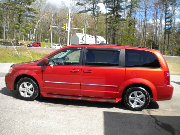 Dodge Grand Caravan DVD Stow N Go Back up camera 1 Year for sale in hampstead, RI – photo 8