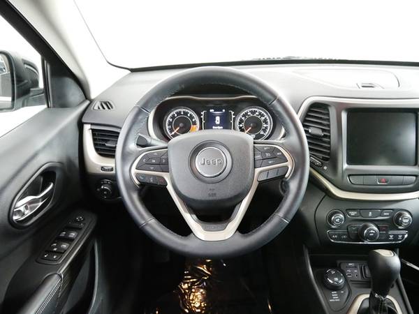 2014 Jeep Cherokee Latitude - - by dealer - vehicle for sale in Inver Grove Heights, MN – photo 17