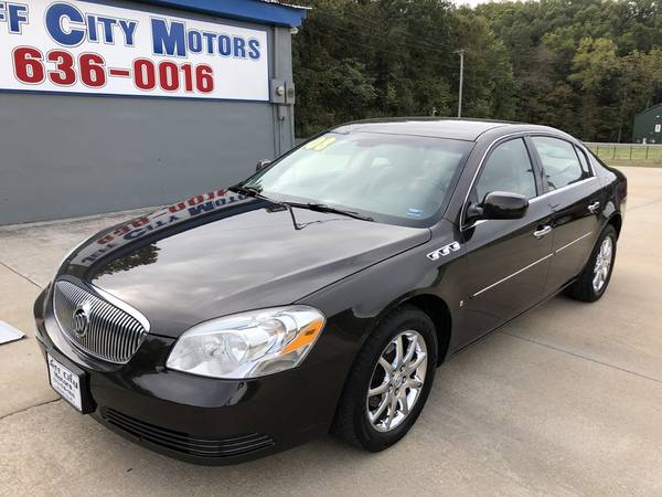 2008 BUICK LUCERNE CXL, 3800 V-6, Chrome Wheels, Leather for sale in Holts Summit, MO – photo 2