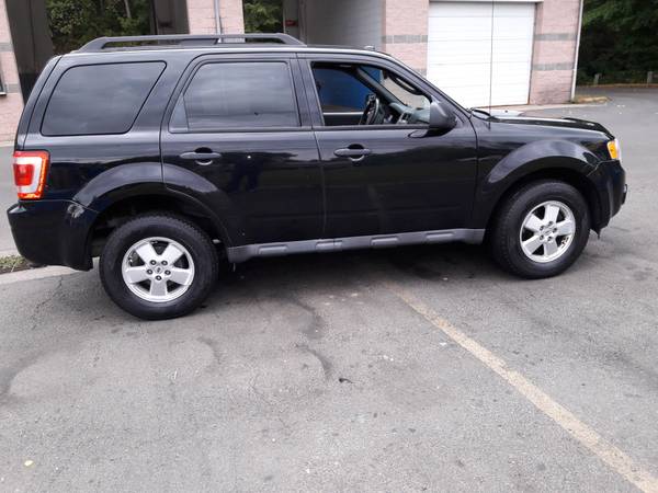 2010 Ford Escape XLt 4x4 for sale in Meriden, CT – photo 2