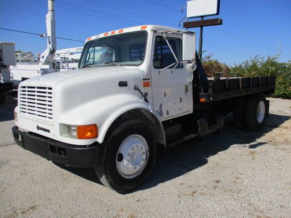 1995 International 4700 12’ Flatbed for sale in Grandview, MO – photo 2