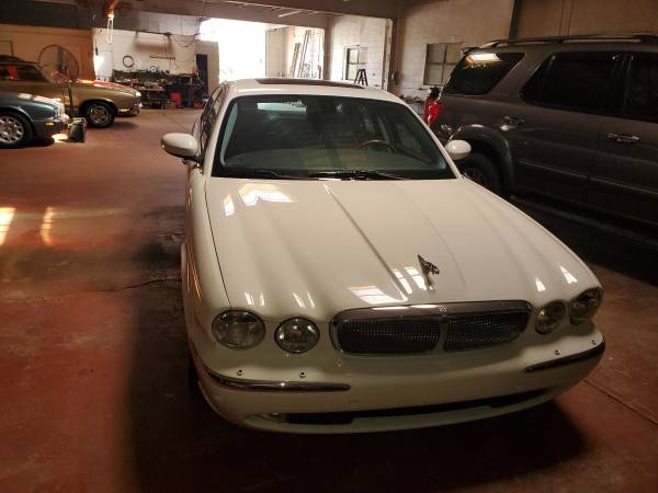 2006 Jaguar XJ8L. 78k miles. Gorgeous!! - cars & trucks - by owner -... for sale in Chardon, OH – photo 2
