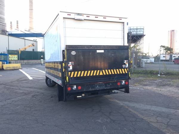 Isuzu Nissan UD 1400 Box Truck w/Liftgate for sale in Malden, MA – photo 3