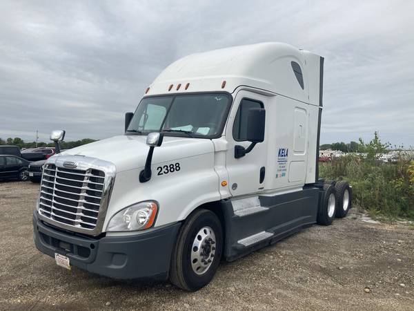 2018 Freightliner Cascadia for sale in Hartford, WI – photo 2