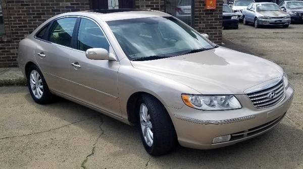 2008 Hyundai Azera Limited - Low Miles Gold Moonroof Loaded Mags for sale in New Castle, PA – photo 2