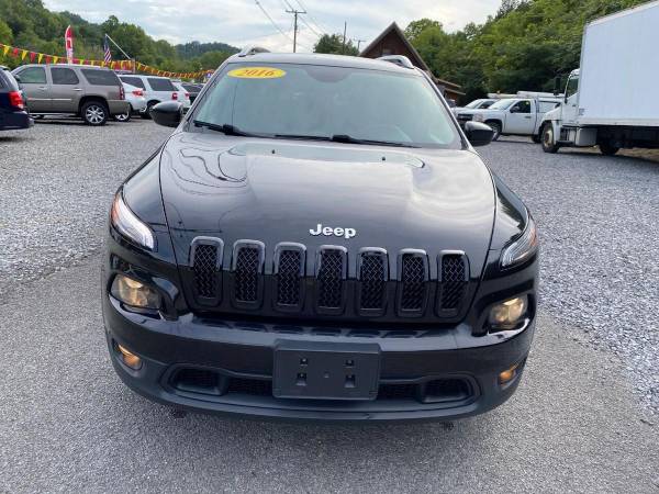 2016 Jeep Cherokee Latitude 4x4 4dr SUV - - by dealer for sale in Seymour, TN – photo 2
