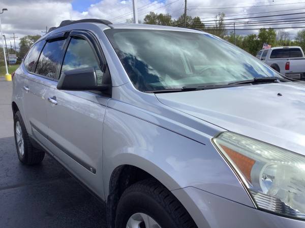 Nice! 2009 Chevy Traverse LS! 3rd Row! Reliable! for sale in Ortonville, MI – photo 13