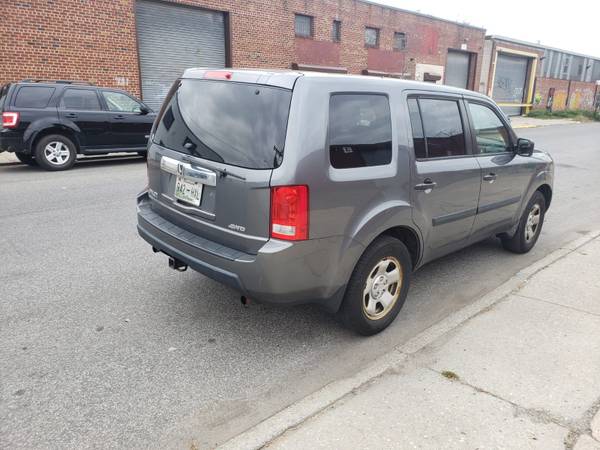 2010 Honda Pilot. 7 seater 4X4 - cars & trucks - by dealer - vehicle... for sale in Brooklyn, NY – photo 3