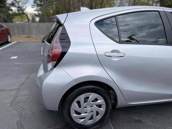 2016 Toyota Prius c Two 50mpg 21000 miles PKG2 Hybrid 1 owner clean for sale in Walpole, RI – photo 9