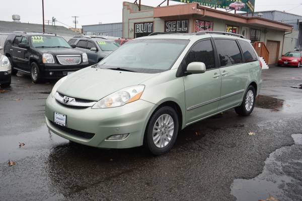 ☾ 2009 Toyota Sienna XLE Limited Minivan ▶ Reliable ▶ ▶ - cars &... for sale in Eugene, OR – photo 2