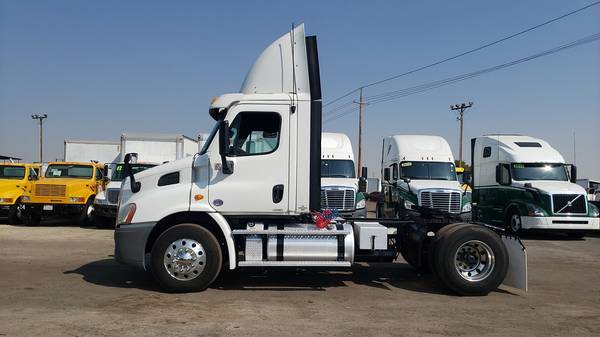 2013 FREIGHTLINER CASCADIA - cars & trucks - by owner - vehicle... for sale in Bakersfield, CA – photo 7