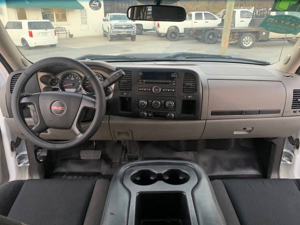 *2014 GMC Sierra 2500HD 4x4 Crew Cab Long Bed -1 Owner -Rust Free -... for sale in STOKESDALE, NC – photo 9
