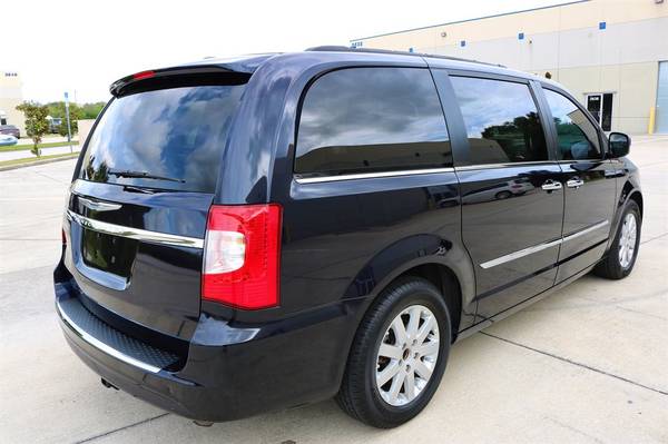 ✨2011 Chrysler Town & Country Touring L✨ - cars & trucks - by dealer... for sale in TAMPA, FL – photo 7